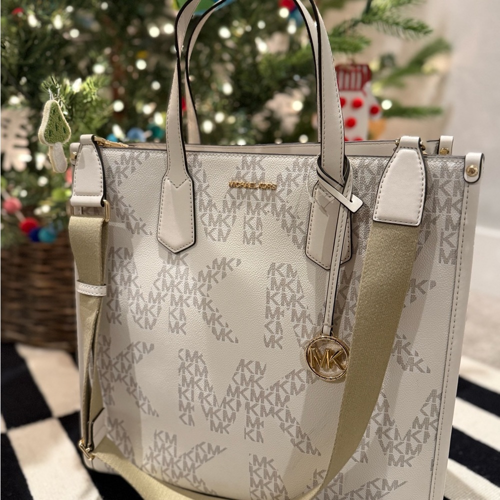 New with tags! Michael Kors “Maple” Tote Bag